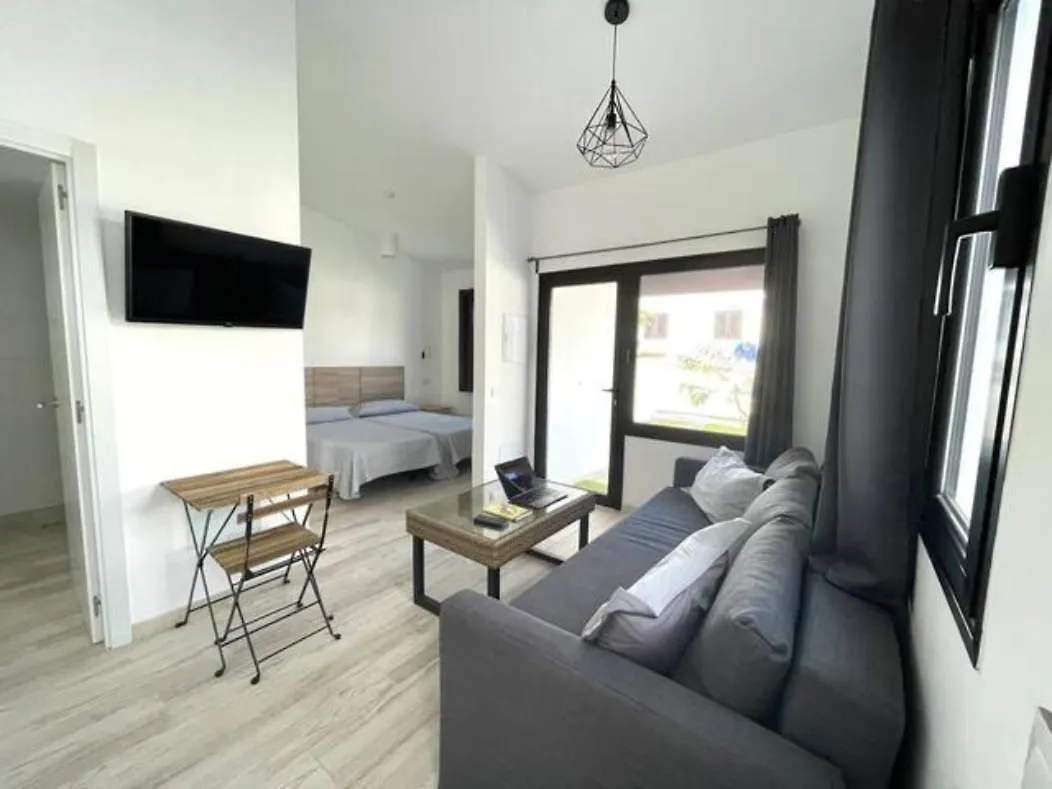 Bungalow Colorado With Garden #4 San Bartolomé 0*,